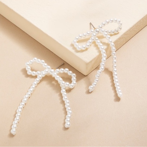 Francesca’s Pearl Bow Drop Earrings - Picture 3 of 5